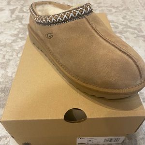 UGG Tasman II (Big Kids)- Chestnut